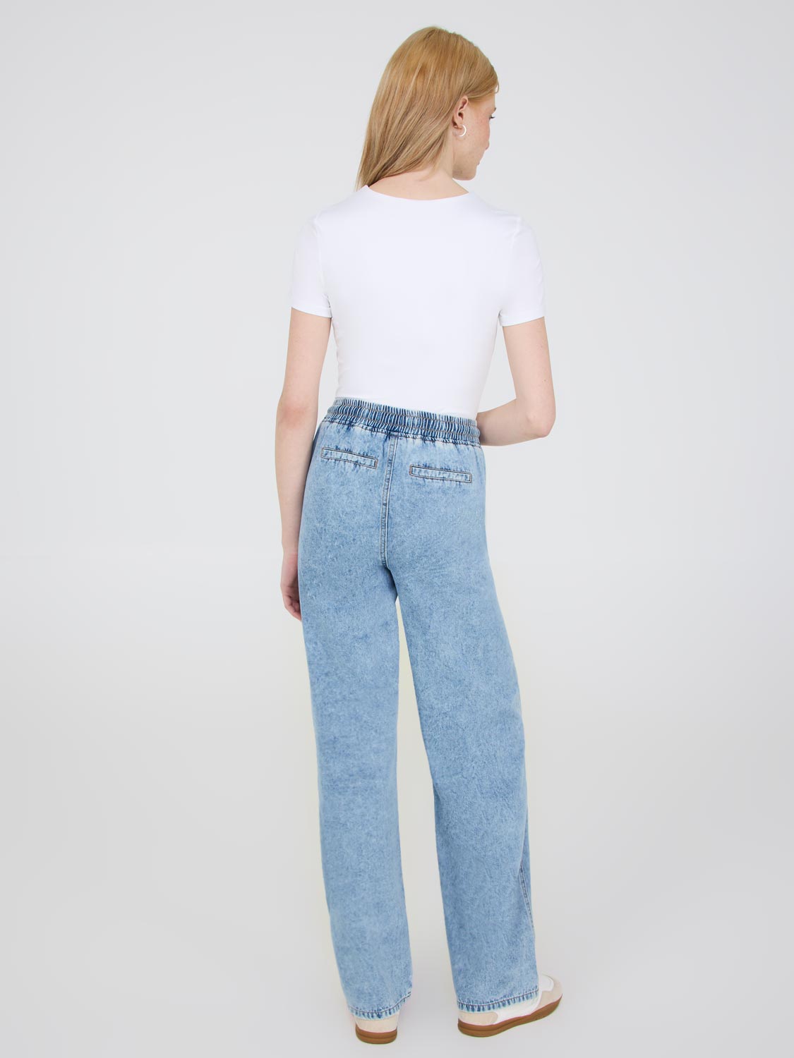 Drawstring Wide-Leg Jeans