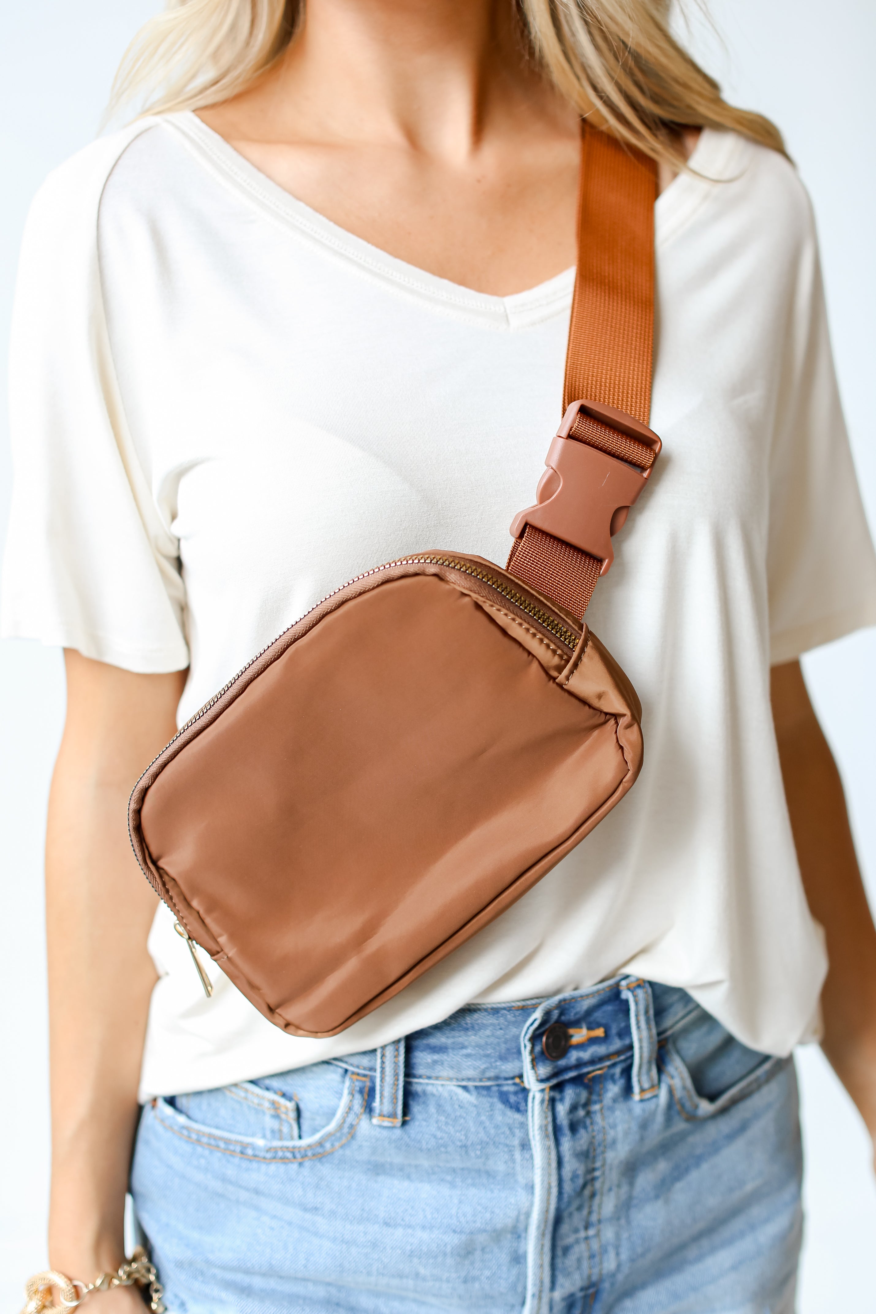 True Essential Belt Bag