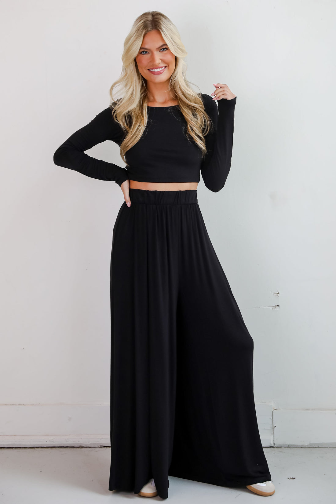 Expert Charm Black Crop Top - DU DEAL