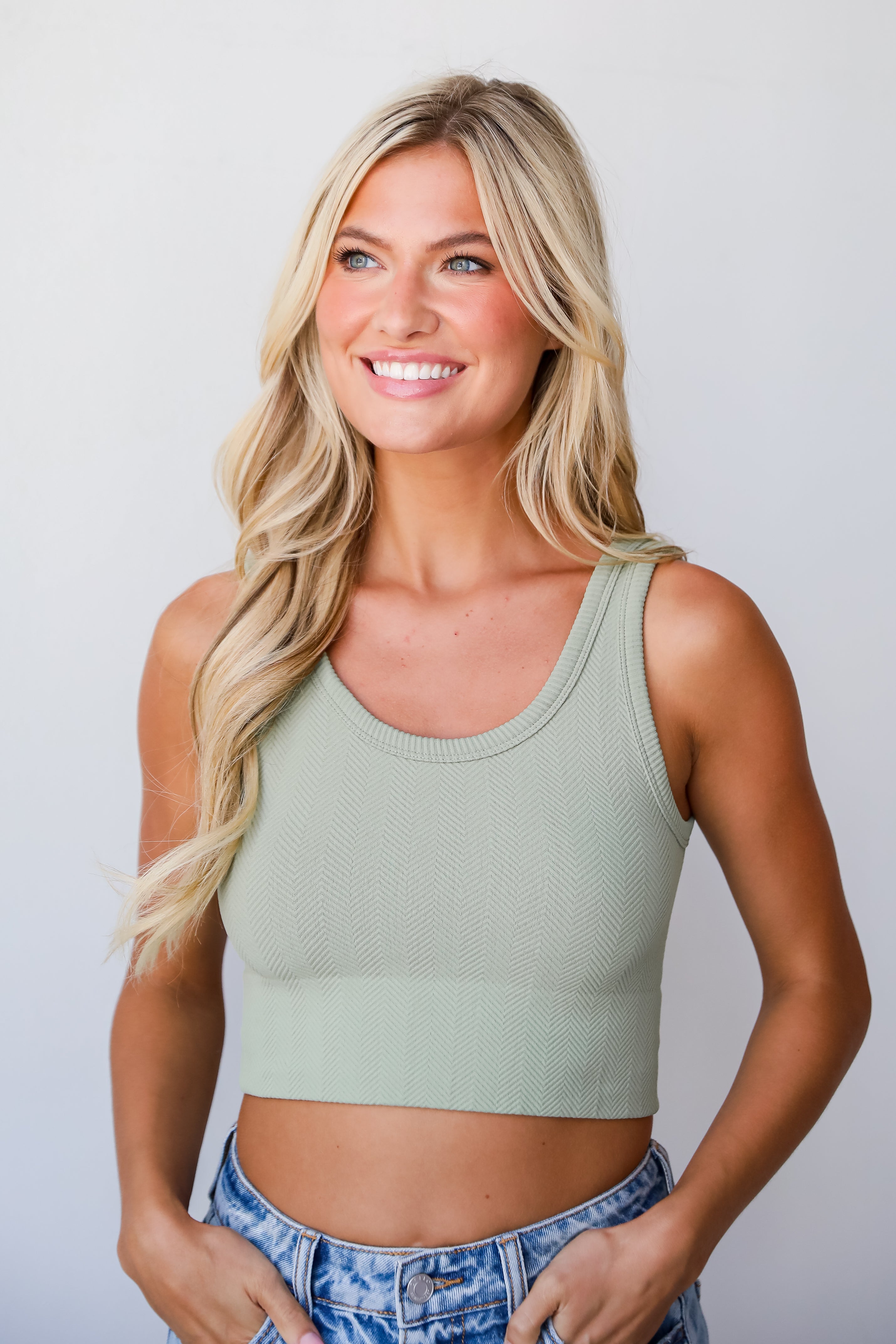 Get Set Seamless Cropped Tank - DU DEAL